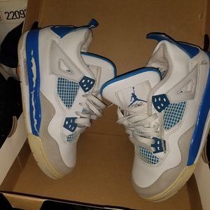 Jordan 4s